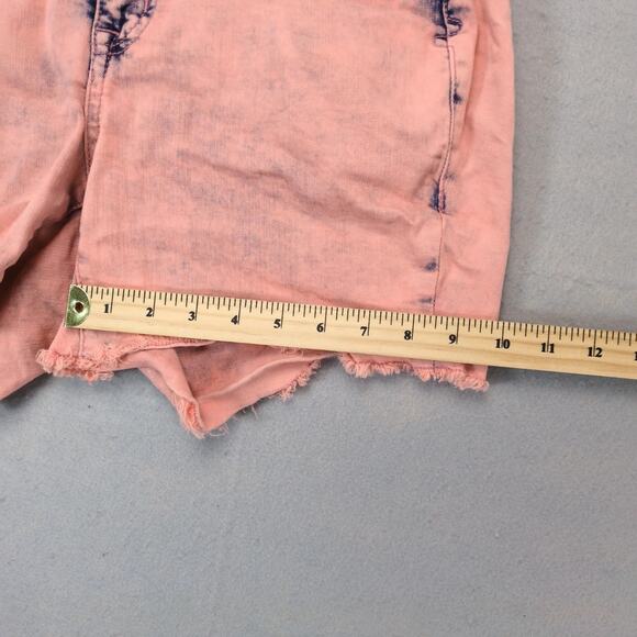 Torrid Pink Acid Wash Stretch Denim Jean Shorts Women's 12 Raw Fringe 33x4.5" - Picture 6 of 10